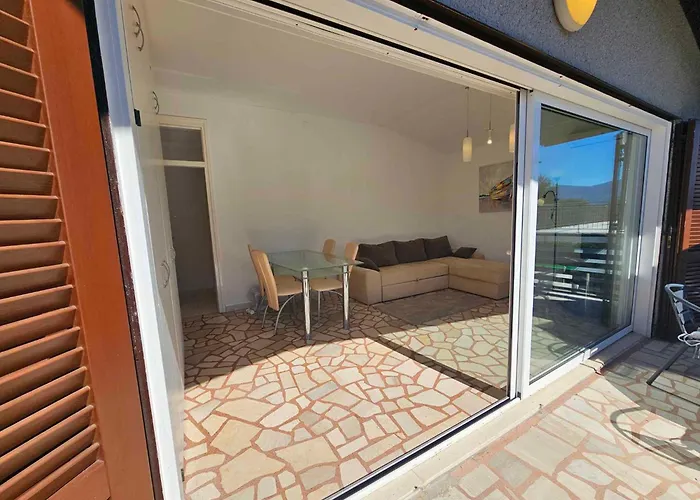 In 27132 * Novi Vinodolski